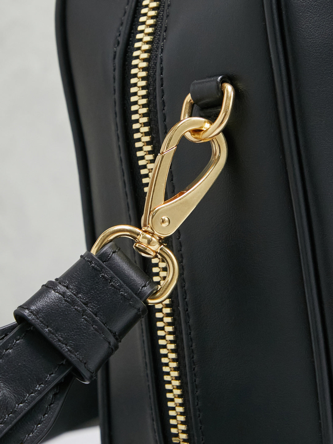 Miu Miu Beau Large Box Leather Bag – Black