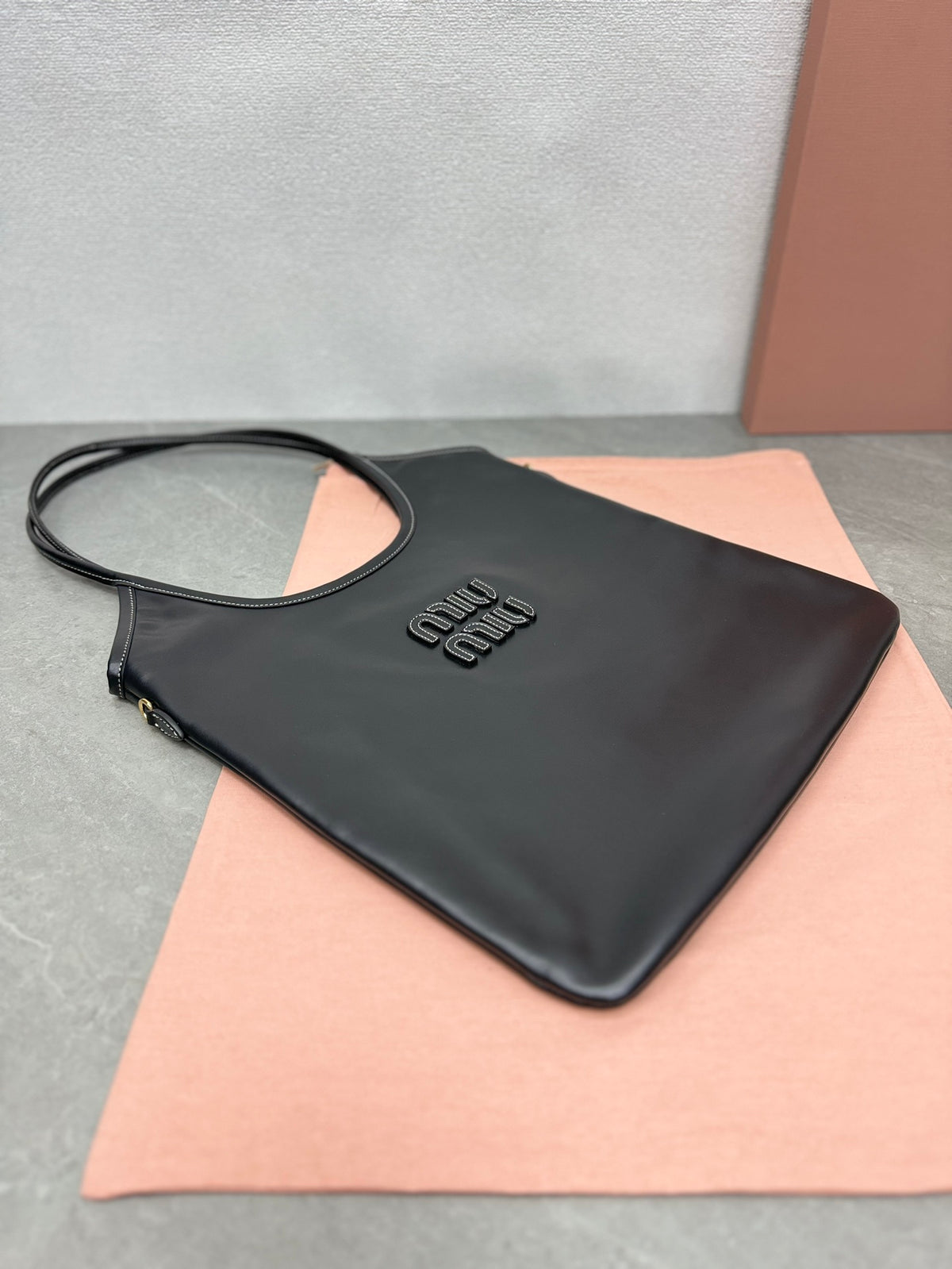 Miu Miu Leather Vertical Tote Bag+ – Black
