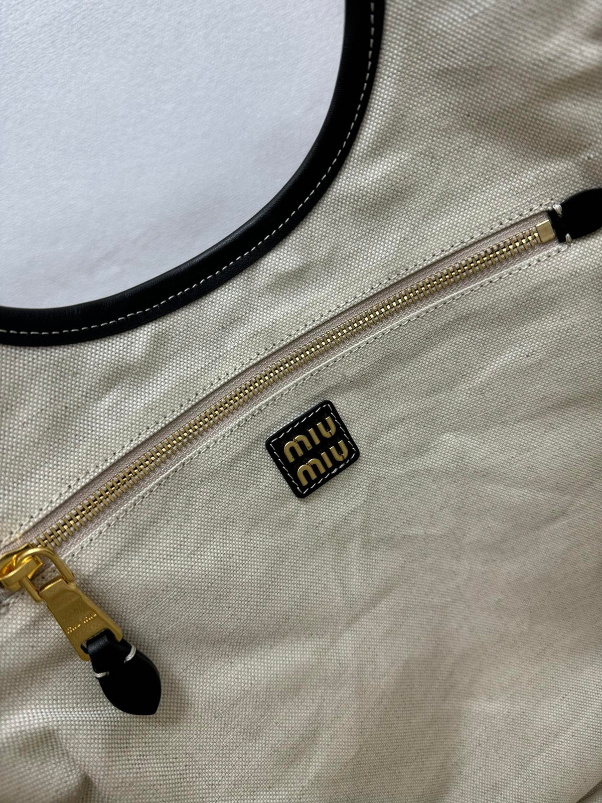 Miu Miu Leather Vertical Tote Bag+ – Black