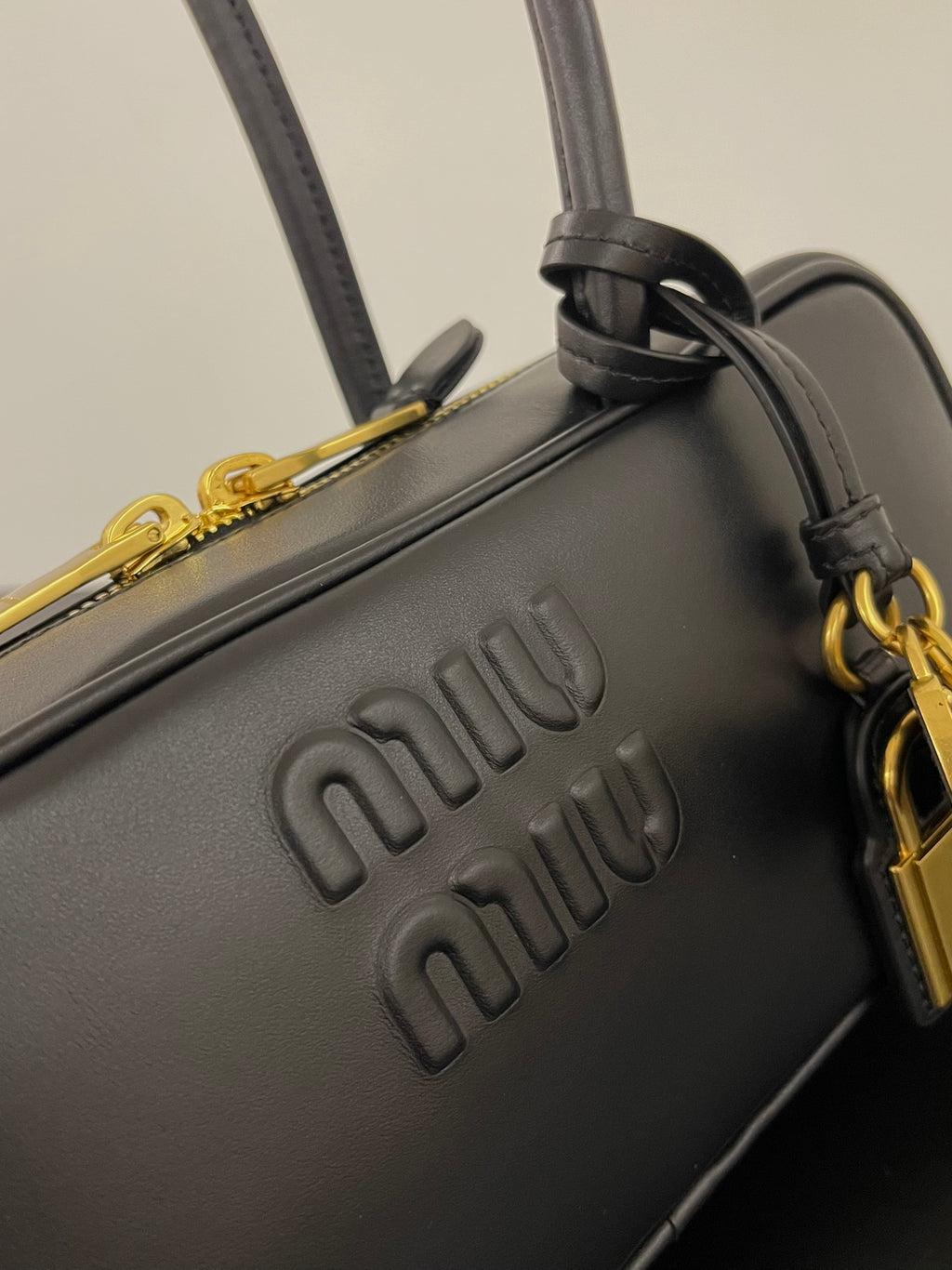 Miu Miu Beau Leather Bag – Black