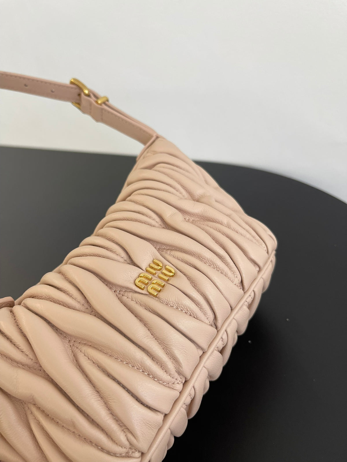 Miu Miu Wander Matelassé Hobo Bag – Light Pink