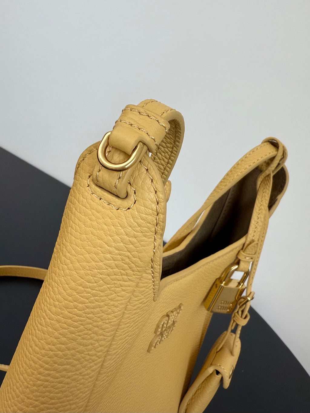 Miu Miu Leather Shoulder Bag – Yellow