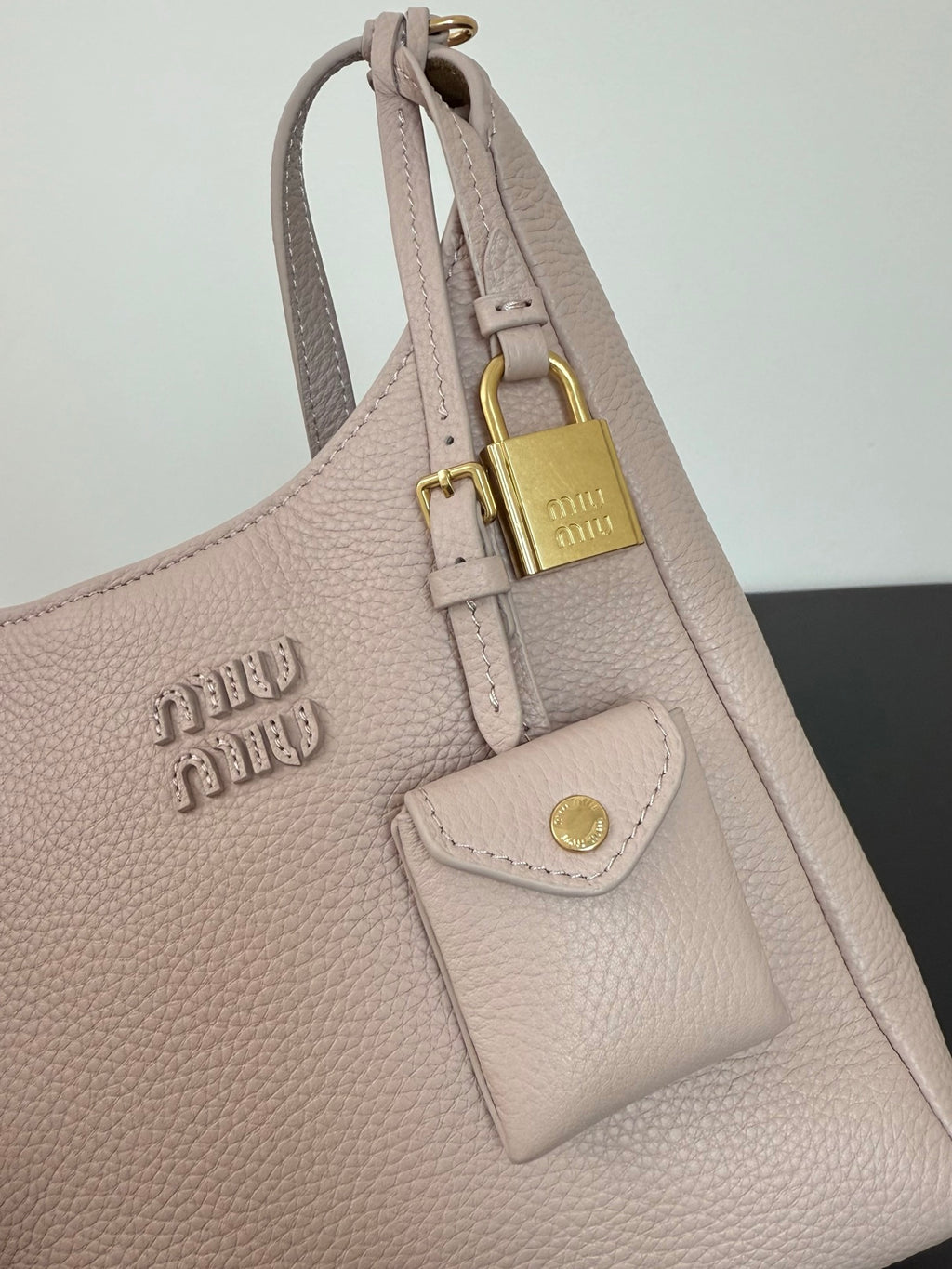 Miu Miu Leather Shoulder Bag – Light Pink