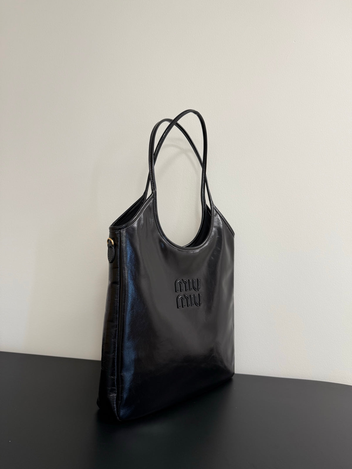 Miu Miu Leather Vertical Tote Bag – Black
